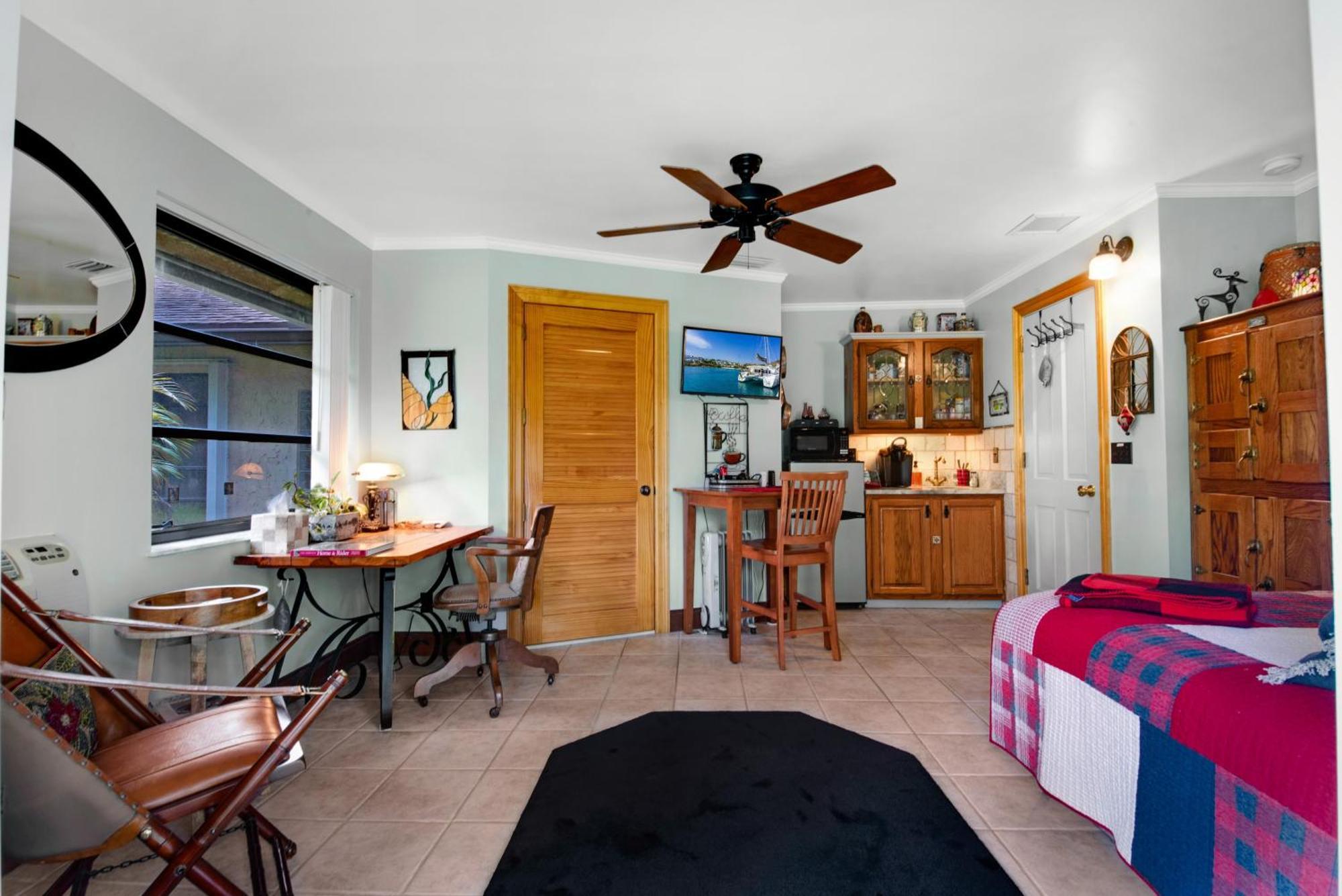 La Quiete Cove For One Bed & Breakfast Лейк Уърт Екстериор снимка