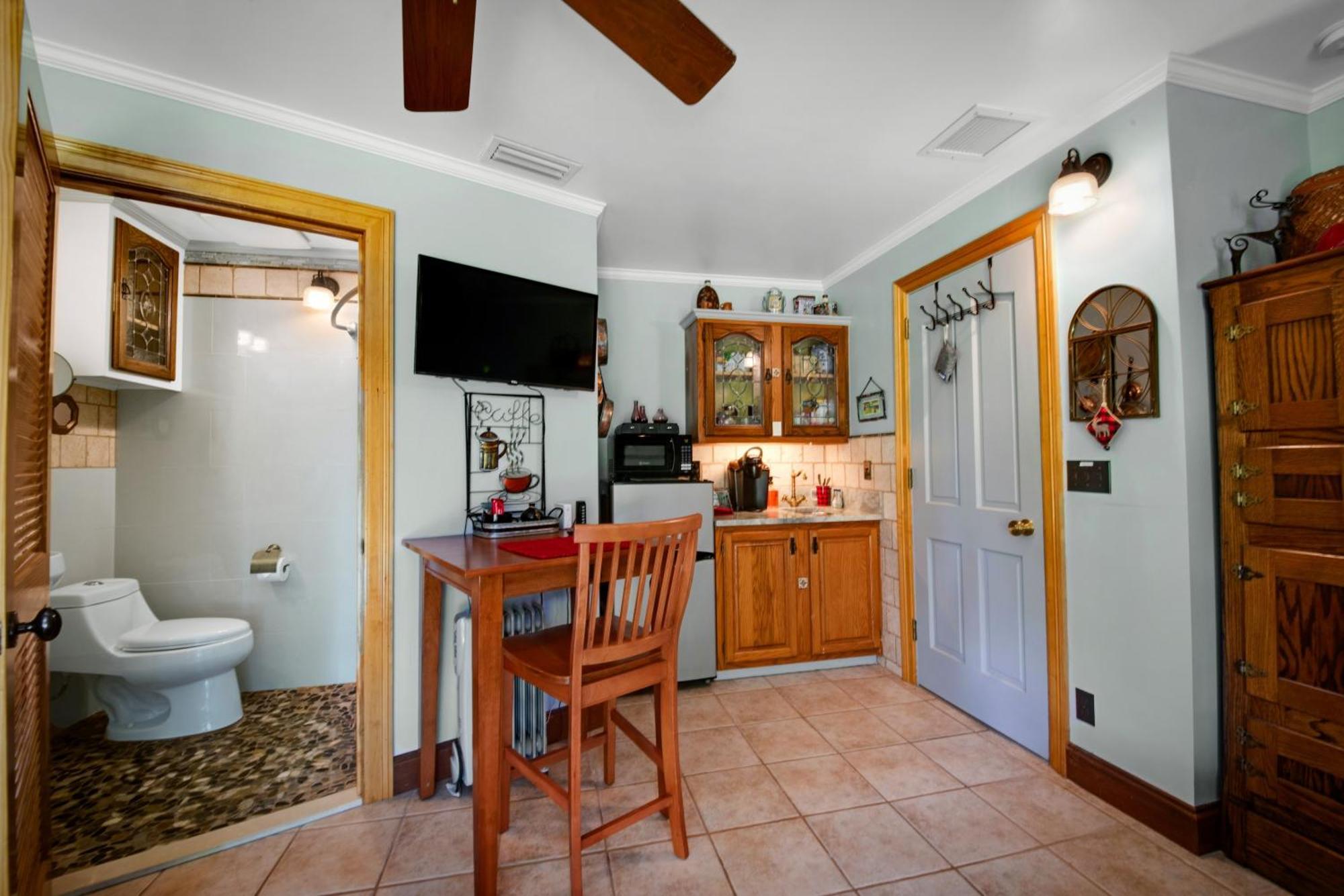 La Quiete Cove For One Bed & Breakfast Лейк Уърт Екстериор снимка