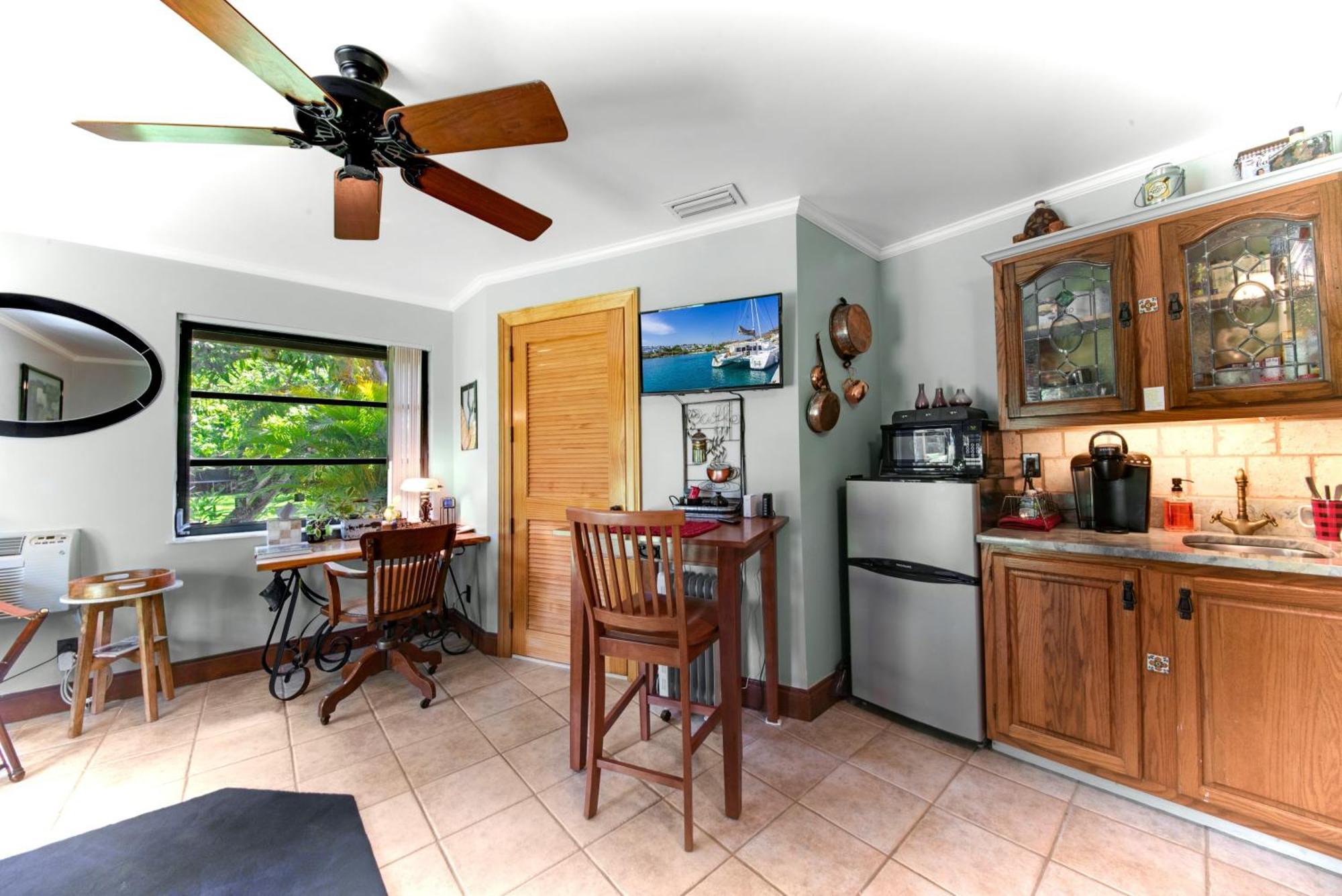 La Quiete Cove For One Bed & Breakfast Лейк Уърт Екстериор снимка
